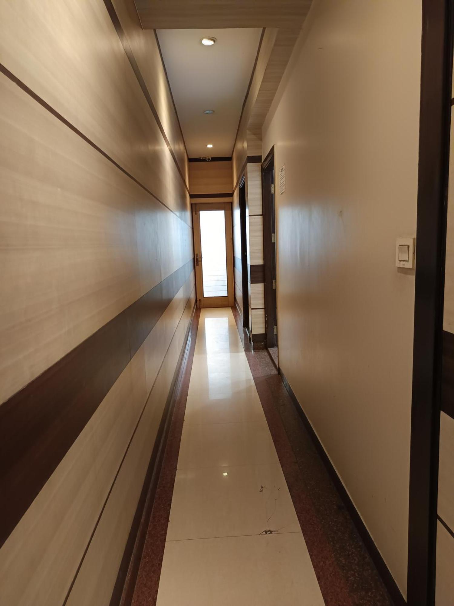 Super Residency -- Near Nizamuddin Railway Station *