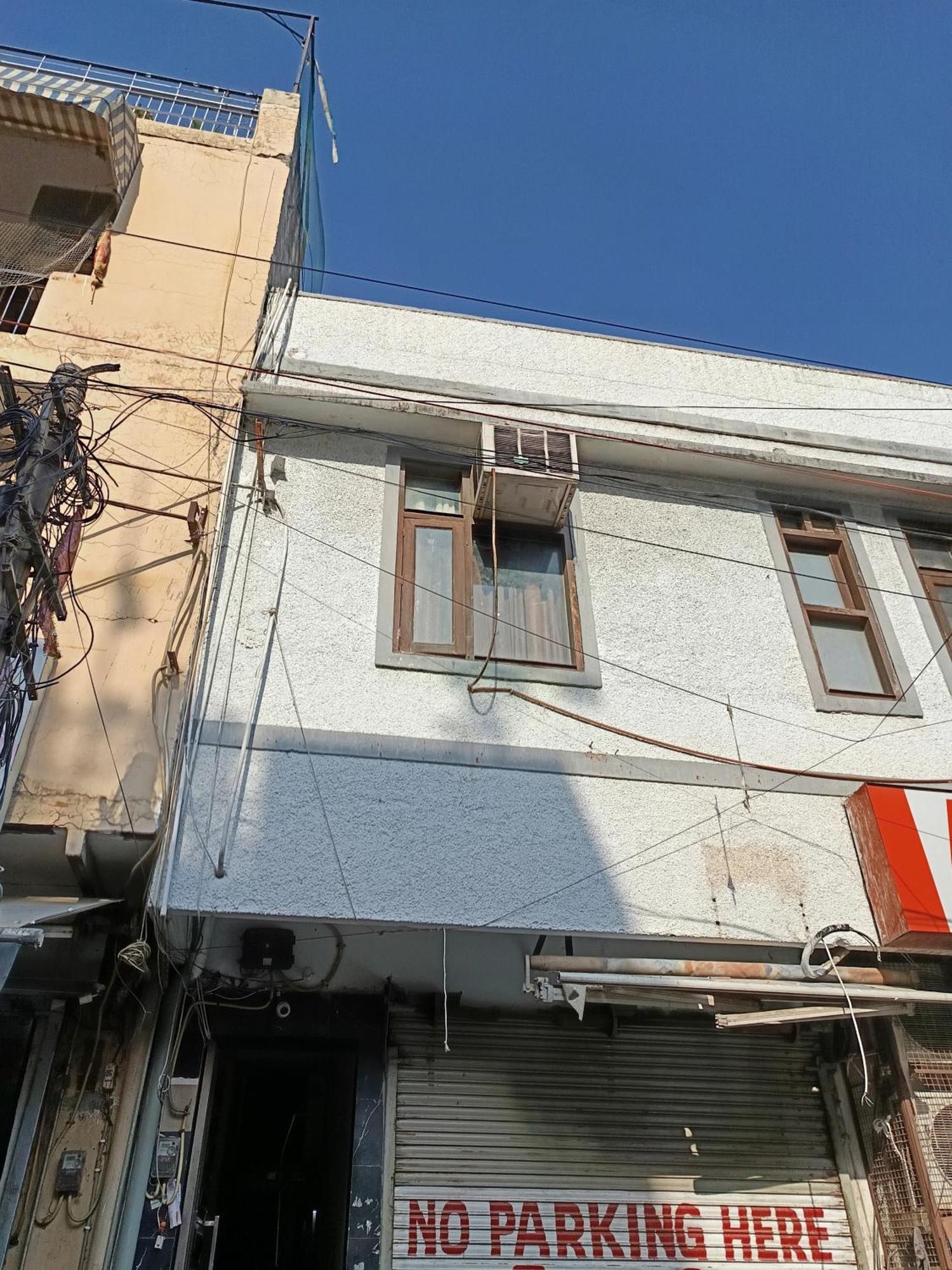 Super Residency -- Near Nizamuddin Railway Station * New Delhi