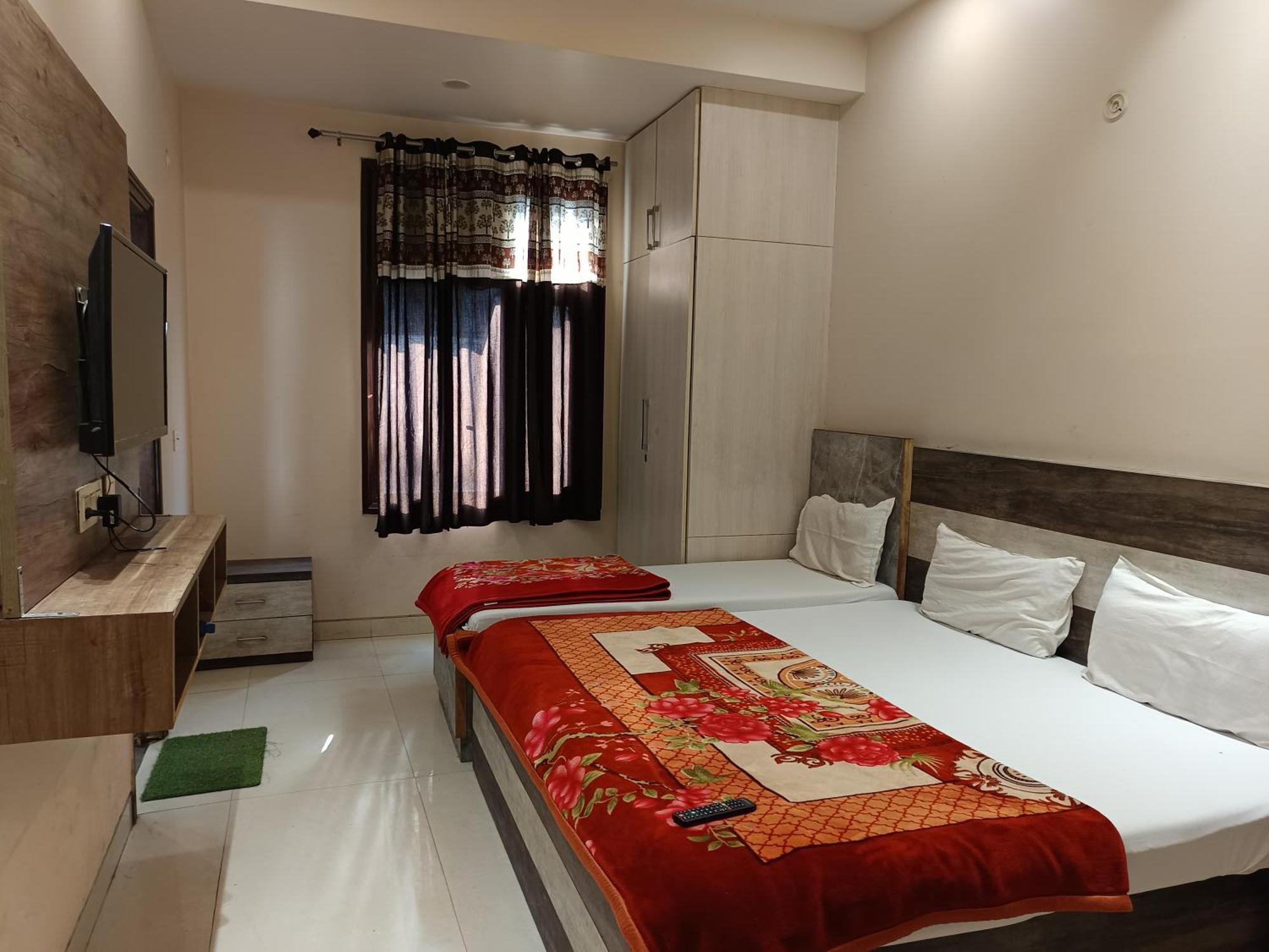 Super Residency -- Near Nizamuddin Railway Station