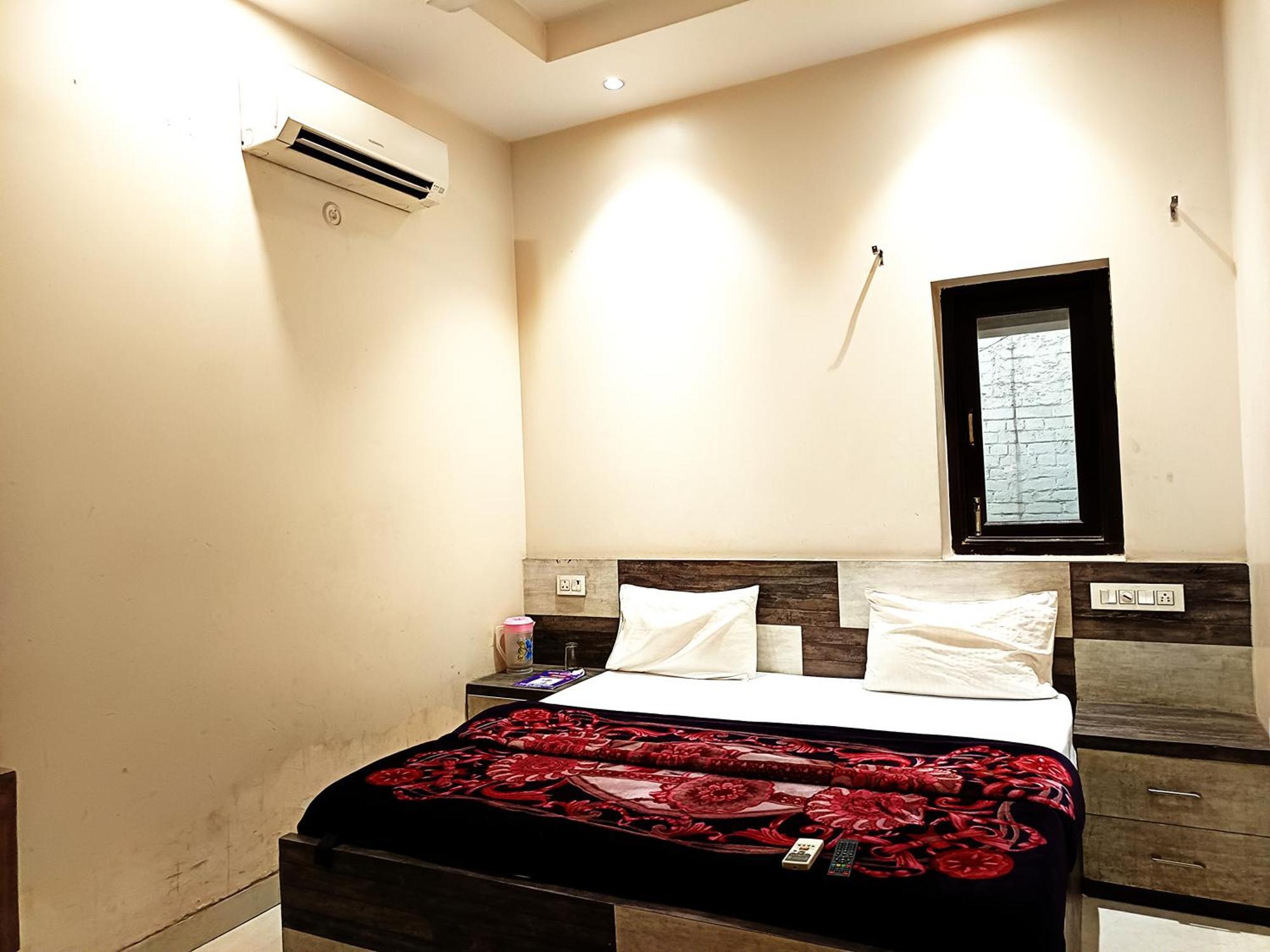 Super Residency -- Near Nizamuddin Railway Station Homestay New Delhi