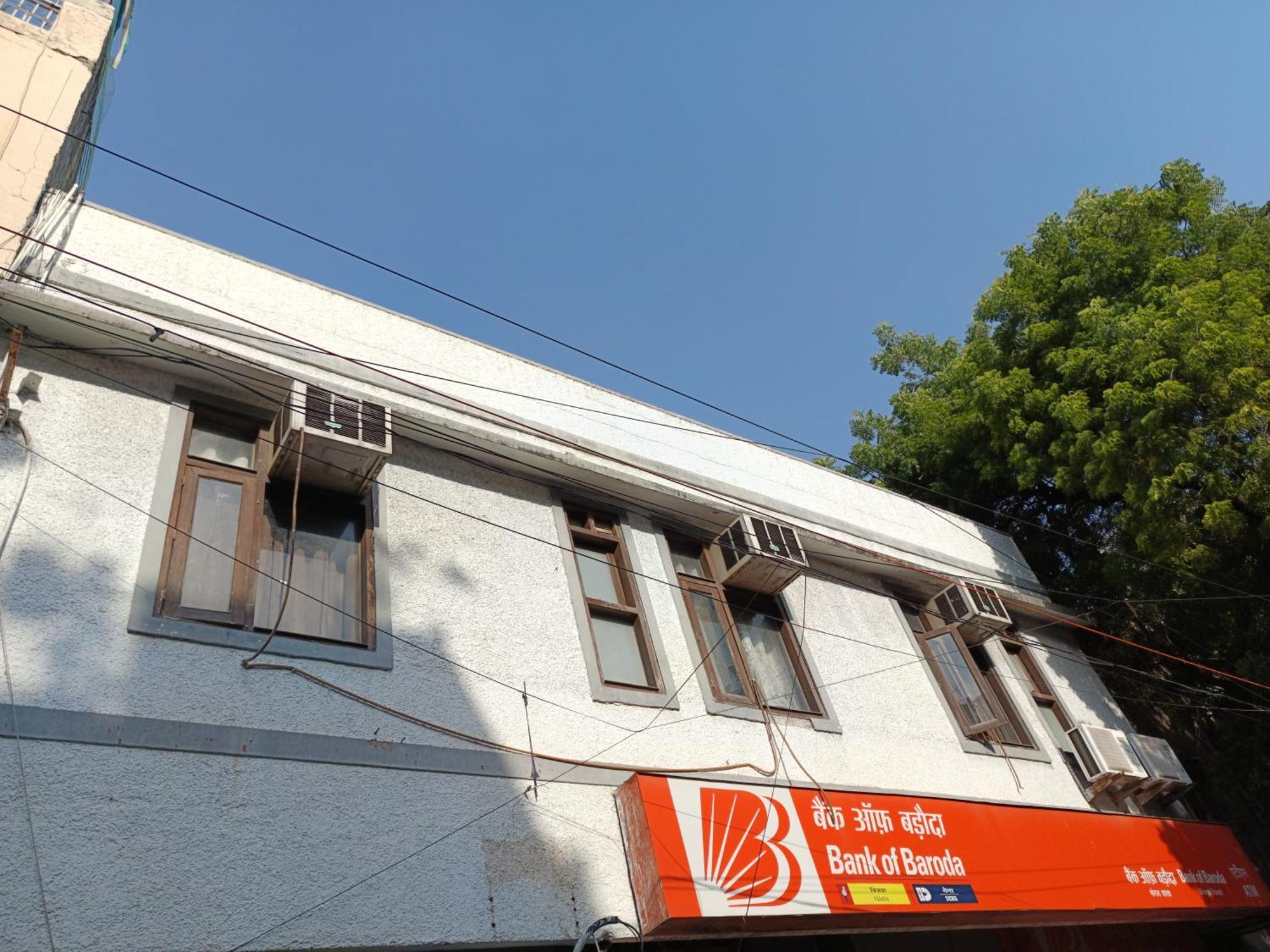 Super Residency -- Near Nizamuddin Railway Station Homestay