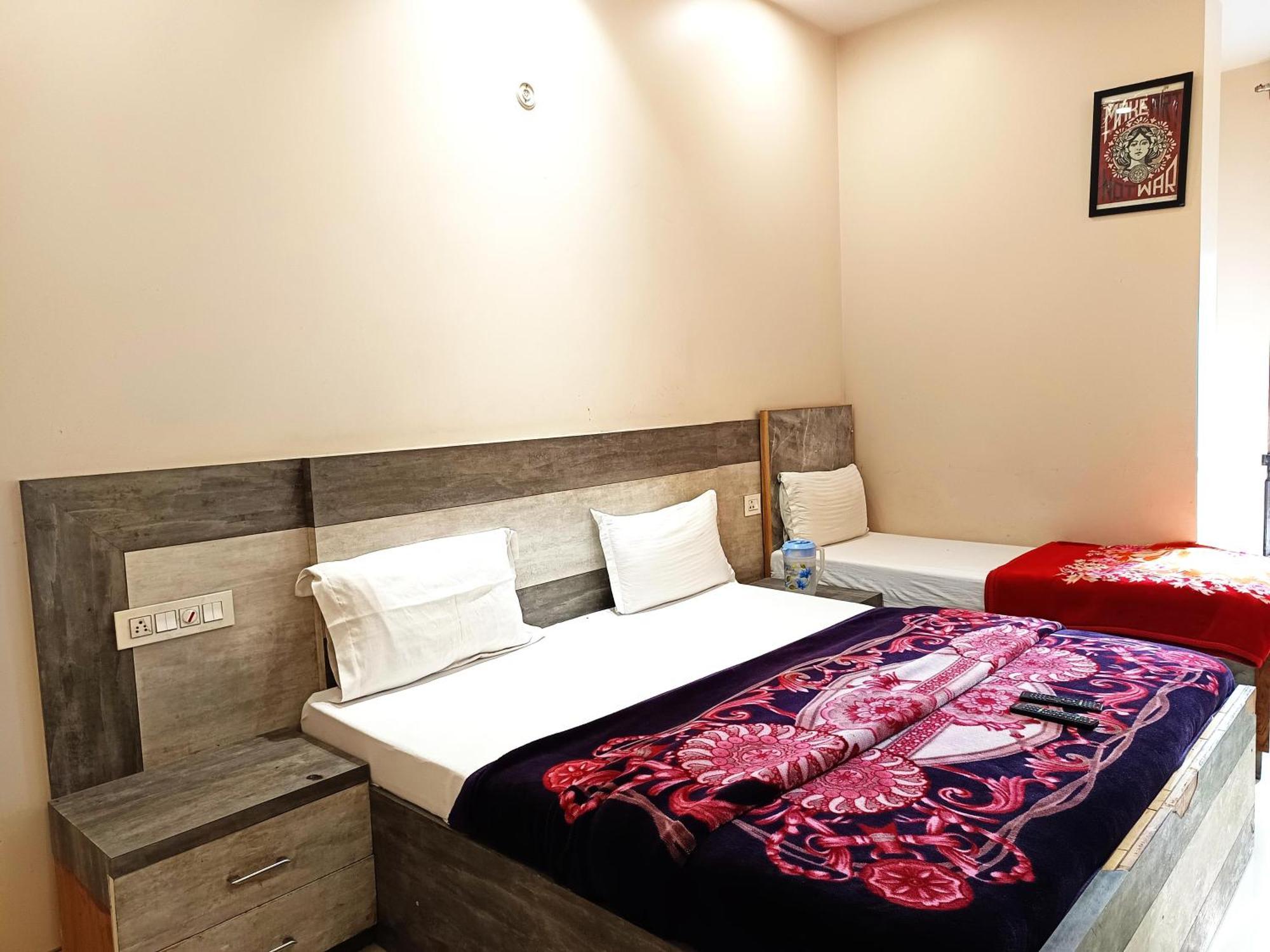 Super Residency -- Near Nizamuddin Railway Station
